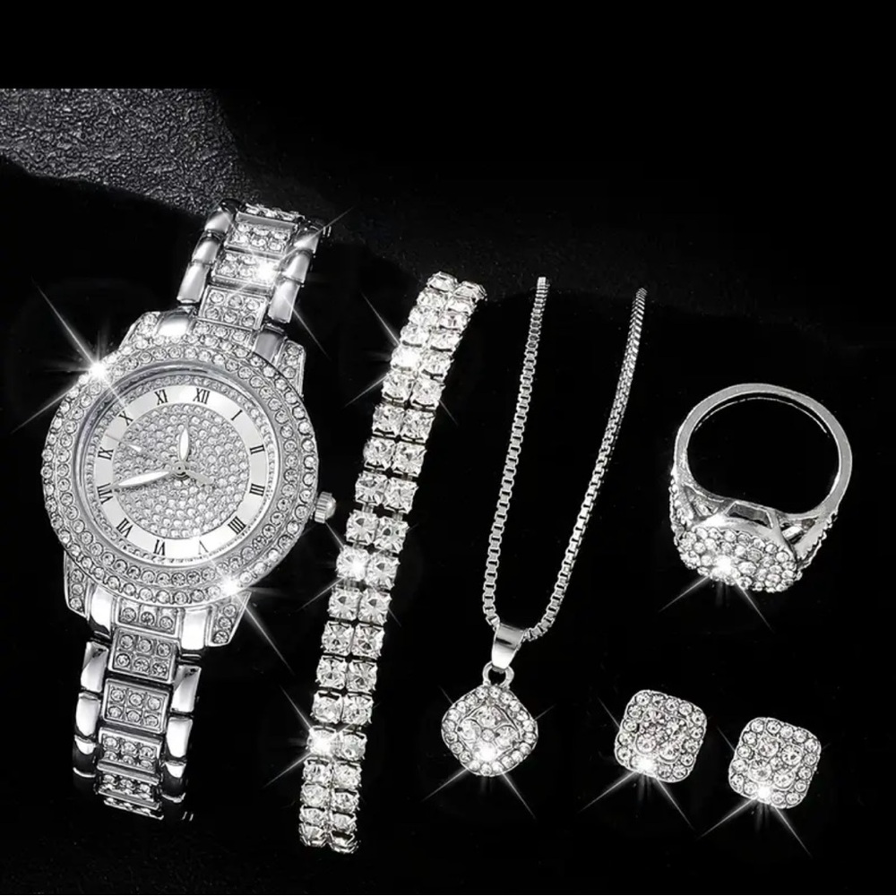 Watch set with accessories